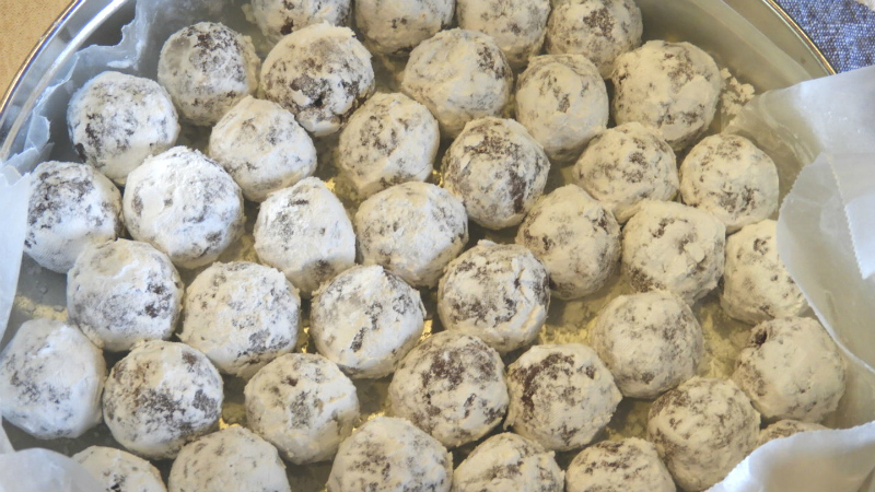 No-Bake Whiskey Kisses Recipe (aka Whiskey Balls or Bourbon Balls