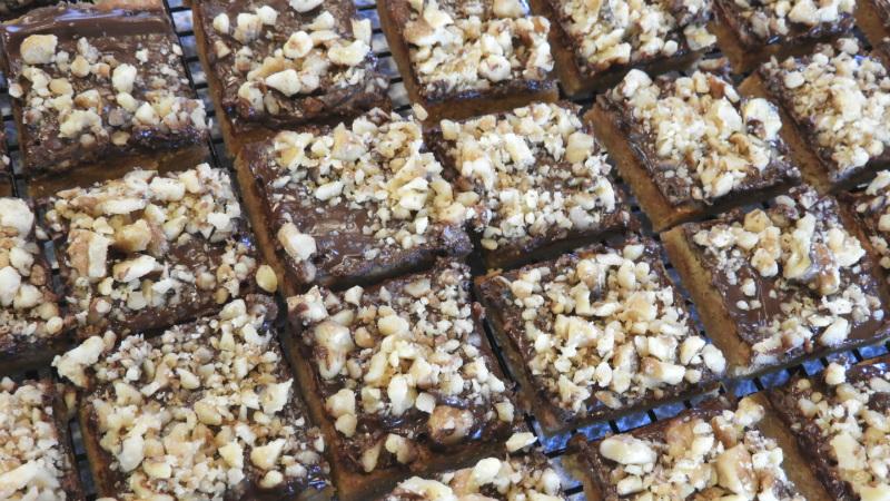 Tiny Toffee Squares - Feaure