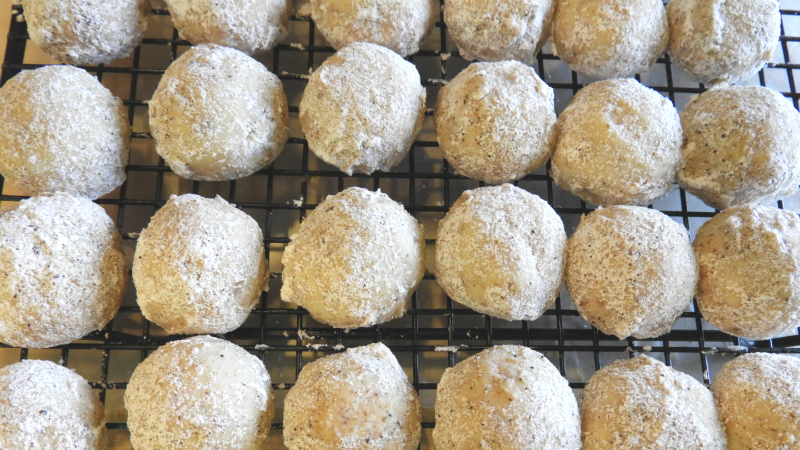 Little Nutmeg Butter Balls - Feature