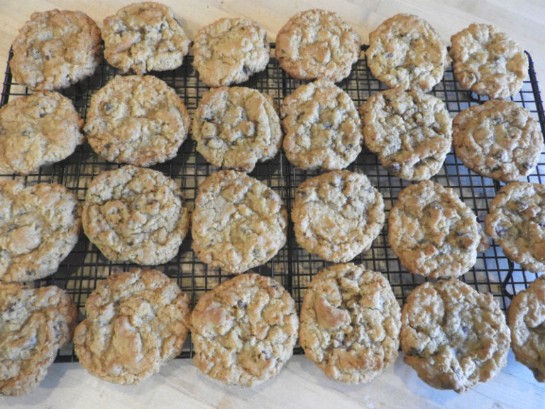 Oatmeal Chocolate Chip Cookies - Cookies By Bess